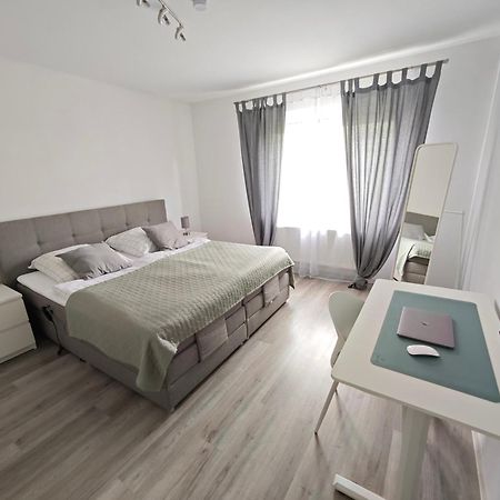 Fh-Naehe: Modernes Apt Mit Balkon Hof  Exterior photo