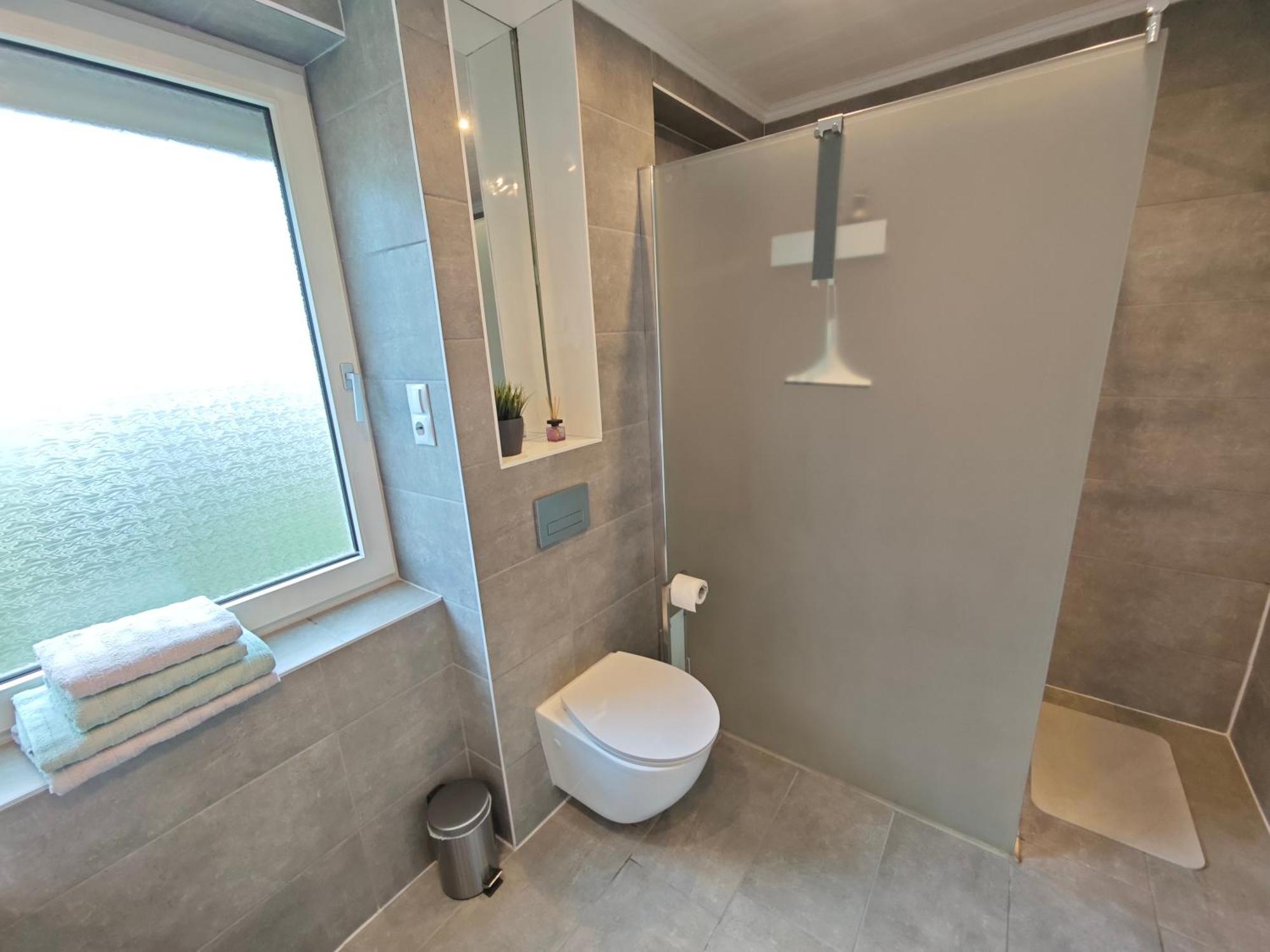 Fh-Naehe: Modernes Apt Mit Balkon Hof  Exterior photo